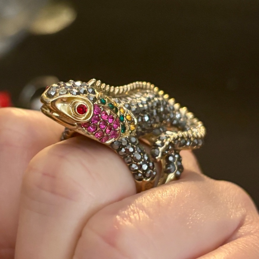 Spring Street Rhinestone Gecko Statement Ring - Picture 5 of 7